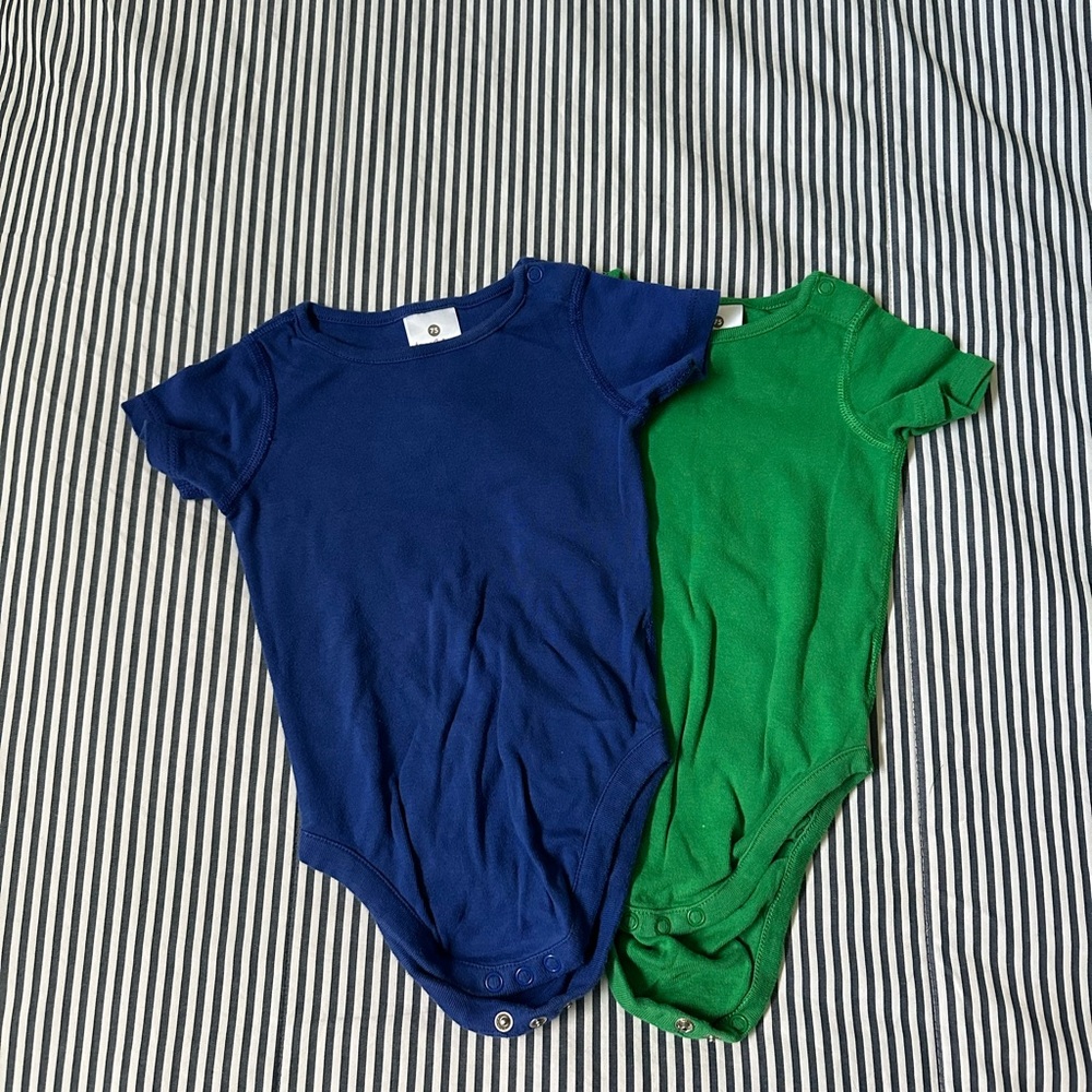 Hanna Andersson Blue and Green Bodysuit Set
